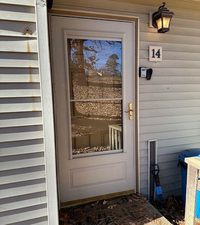 1st image of 104 Chelsea Dr APT 14