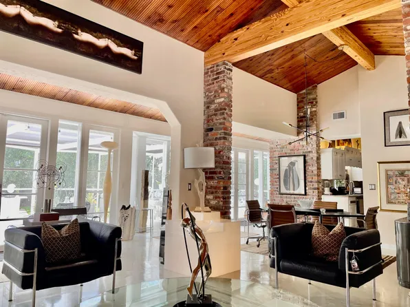 304 N Country Club Drive, Atlantis, FL 33462