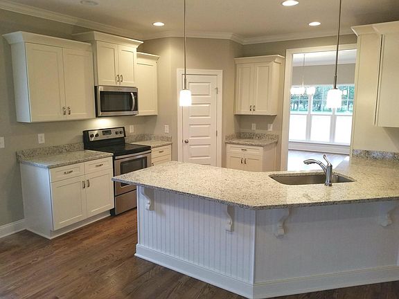 4th image of 580 Crosswood Ct