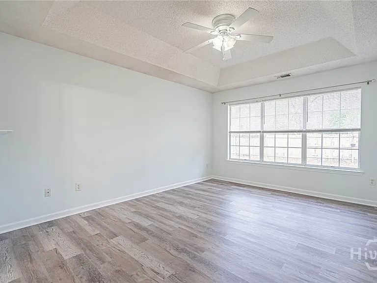 114 Laurens Ln — Photo 27
