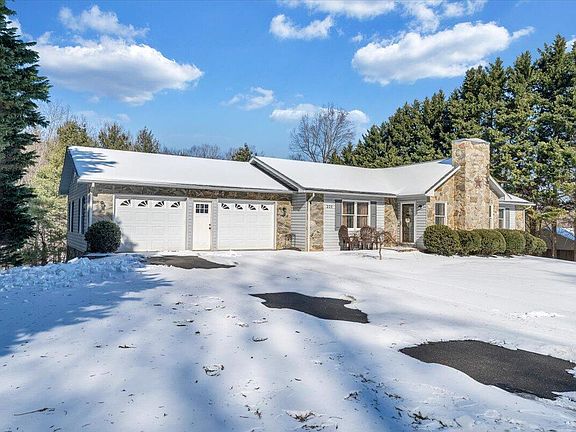 4th image of 225 Dillard Ln