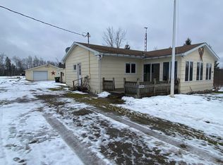 20230 S Riverside Dr, Sault Sainte Marie, MI 49783