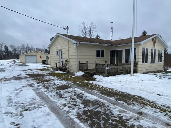 20230 S Riverside Dr, Sault Sainte Marie, MI 49783