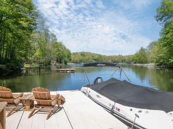 7 Cove Road, Brookfield, CT 06804