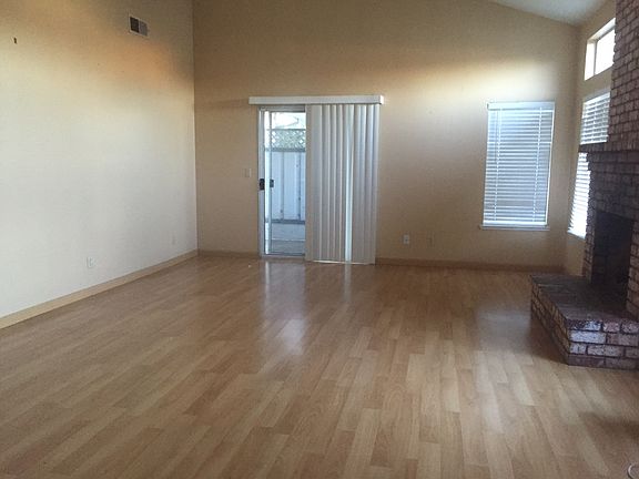 3rd image of 775 E Linwood Ave