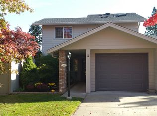 242 Meadow Dr, Ashland, OR
