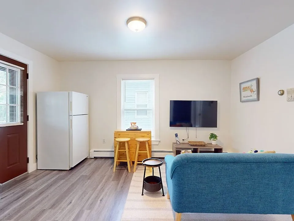 22 Hews St #ID1238090P