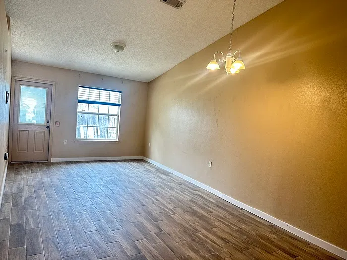 2 bed, 2.0 bath, 984 sqft, $1,395 — Photo 4