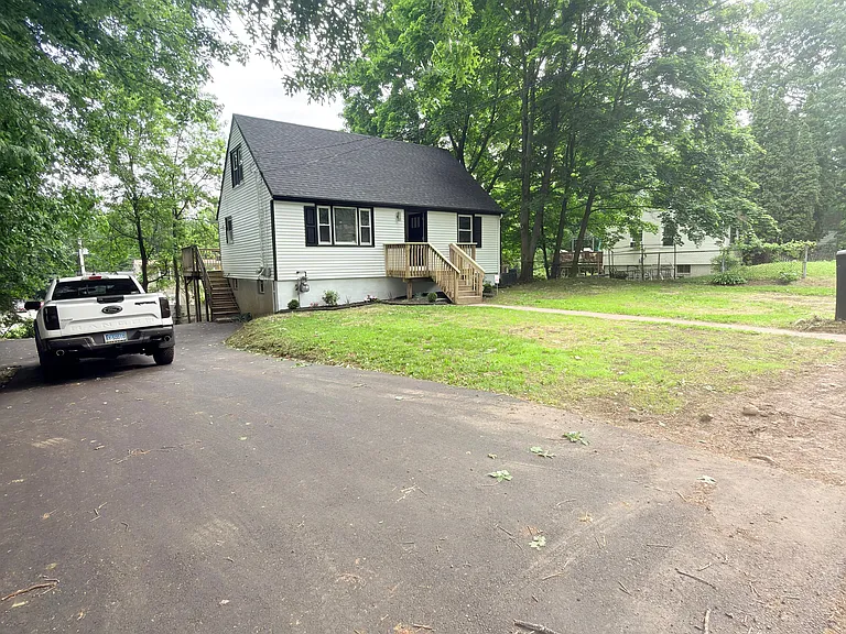 675 Platt St — Photo 10