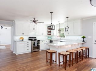 112 Winslow Dr, Athens, AL 35613