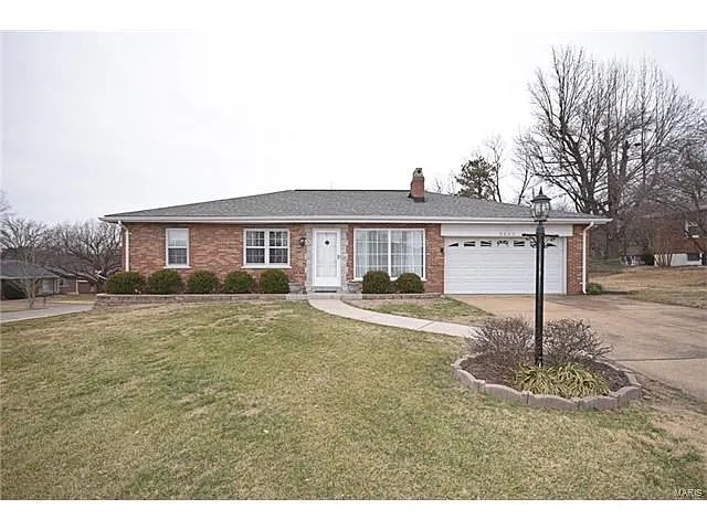 9865 Knollshire Dr photo 1