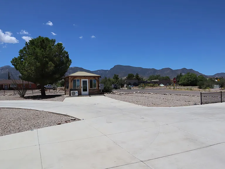 3159 E Choctaw Dr — Photo 47