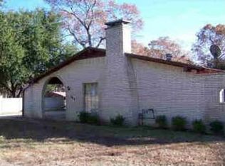 502 Brookhollow Dr, Palestine, TX 75801