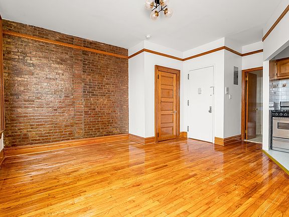 2nd image of 247 W 123rd St APT 3R