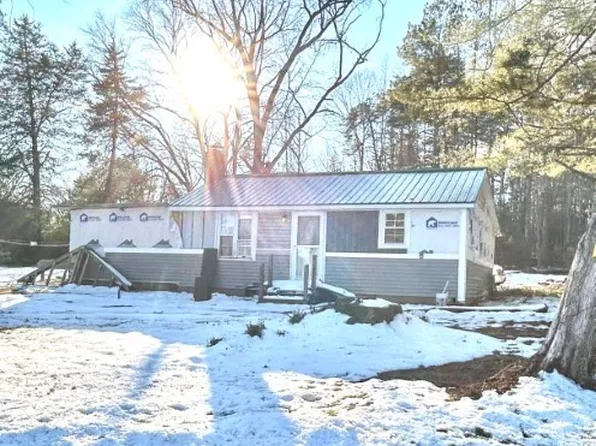 110 Locust Grv, Cartersville, VA 23027