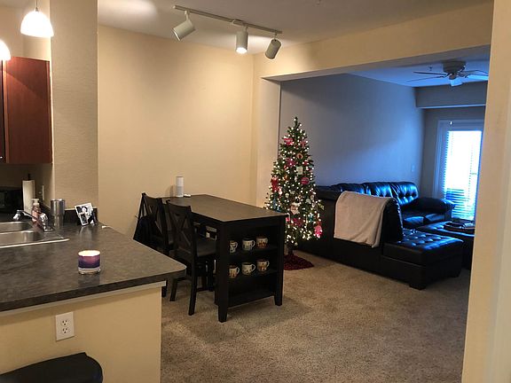 2nd image of 550 N Lincoln Ave APT 239