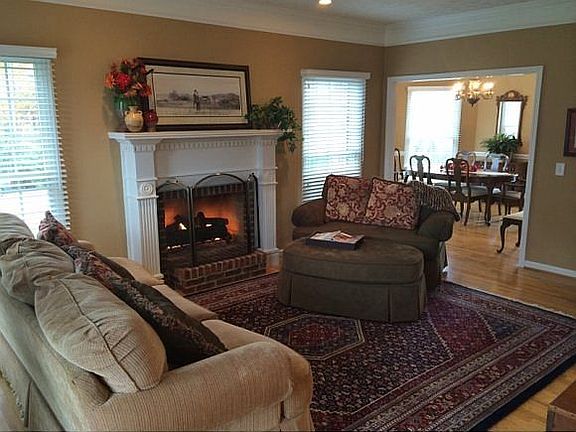 2nd image of 1021 Wellington Blvd