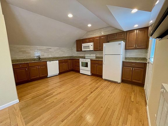 5th image of 11 McCullums Ln #2-1