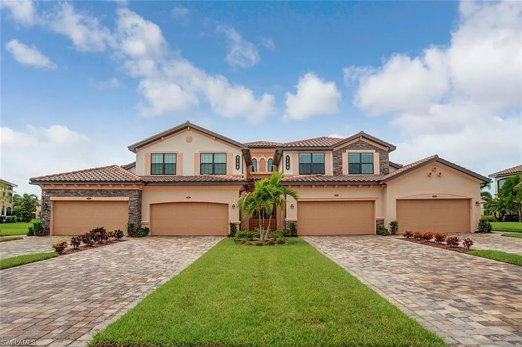 3 bed, 2.0 bath, 1883 sqft, $9,500 — Photo 2