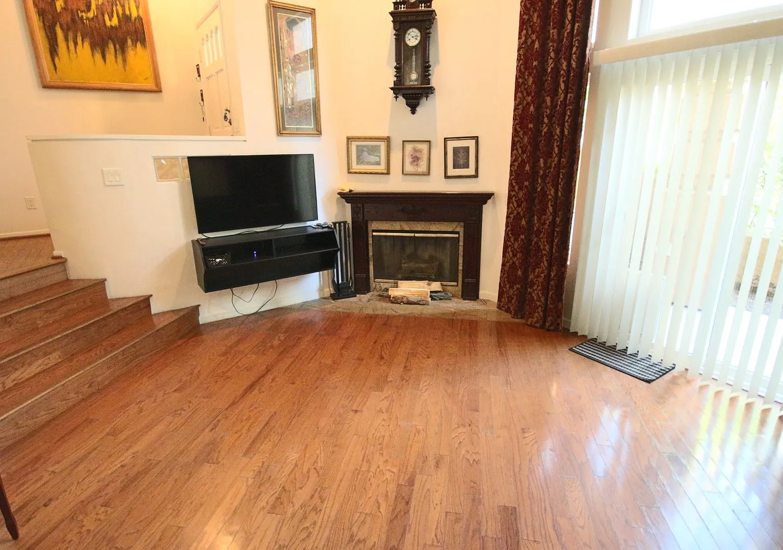 3 Bedroom UTC/La Jolla Townhome — Photo 2