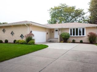 9418 Verbena Dr, Munster, IN 46321