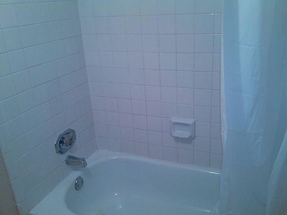 5th image of 206 Plaza Verde Dr APT D25