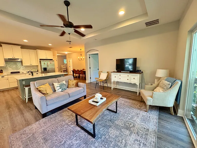 2523 Oleander St — Photo 8