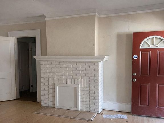 3rd image of 1056 Mayson Turner Rd NW