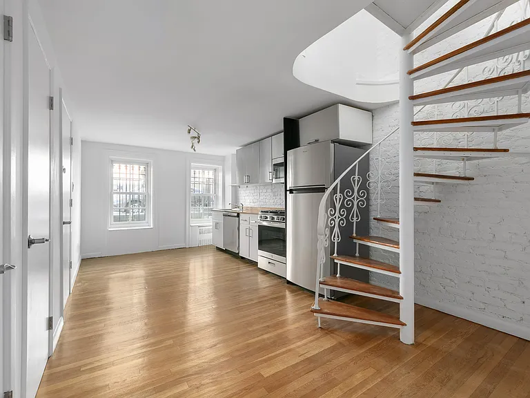 310 W 19th St #1 — Photo 1