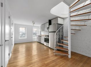 310 W 19th St #1, New York, NY 10011