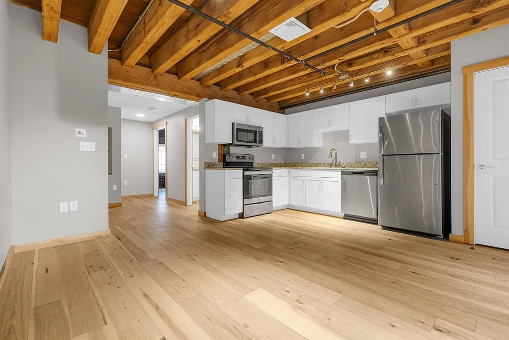 Building Photo - 58 13th St #124