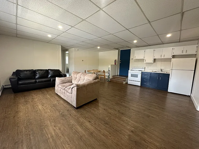 577 E Nixon Ave #C — Photo 2