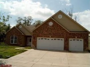 10705 Roxanna Dr, Saint Louis, MO 63128