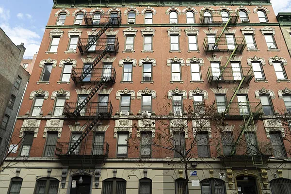 Rented by MD NYC Management LLC | media 28