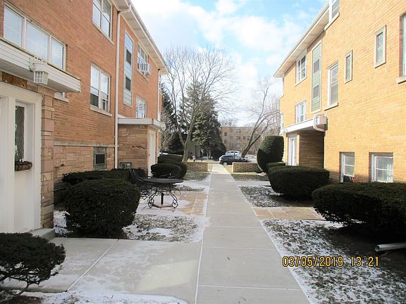 2nd image of 1531 William St APT 2W