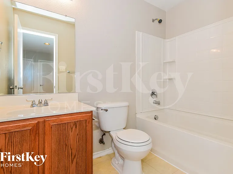 2801 Spencer Cir — Photo 17