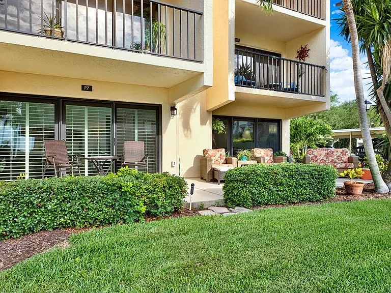7530 Sunshine Skyway Ln S #P7 — Photo 20