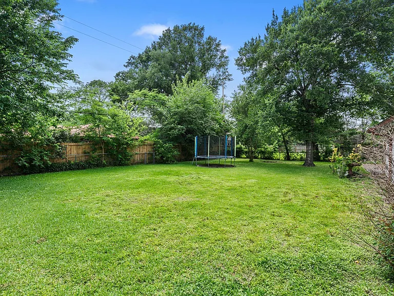 9333 Walterville Rd — Photo 34