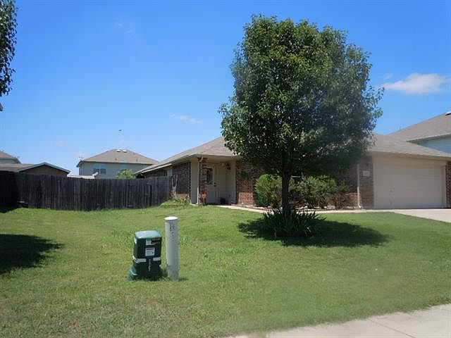 1st image of 215 Meagan St