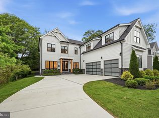 701 Meadow Ln SW, Vienna, VA 22180