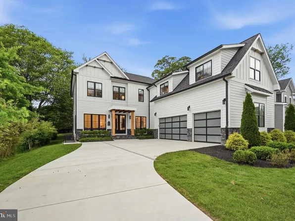701 Meadow Ln SW, Vienna, VA 22180