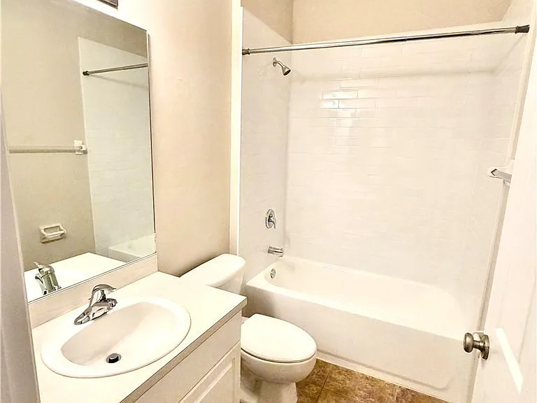 1466 Argyle Dr — Photo 17