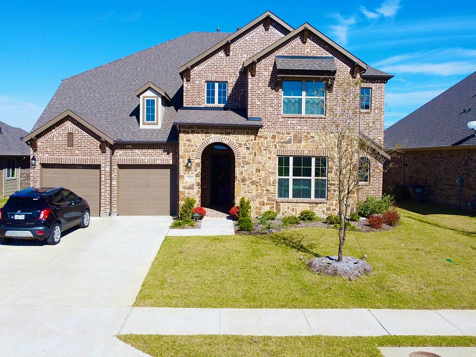 1st image of 3020 Clearwater Dr