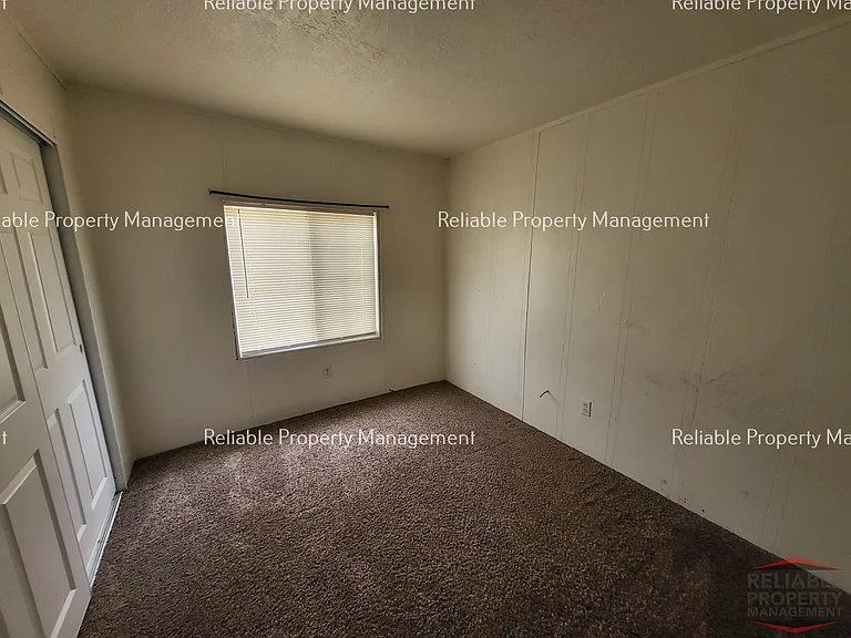 820 Stevens Dr — Photo 12