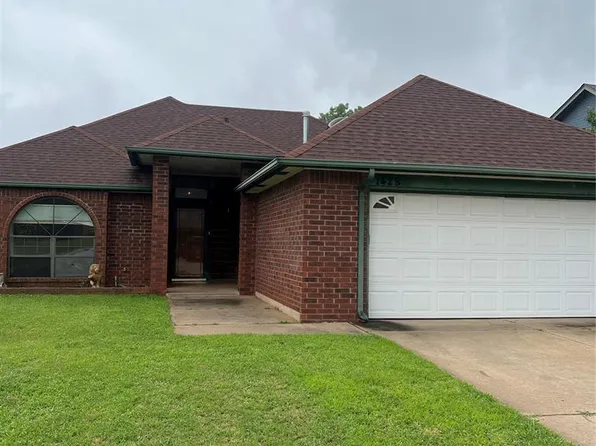 1428 NE 26th St, Moore, OK 73160
