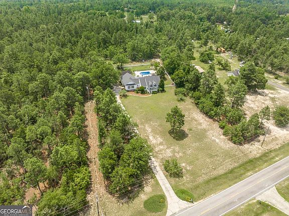 2nd image of 1322 Hamlin Rd