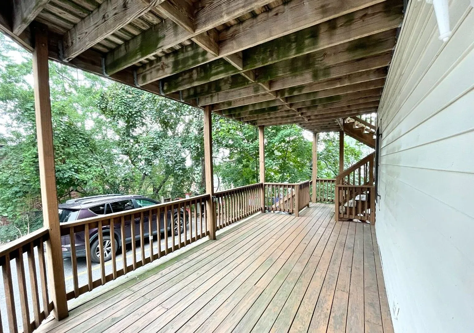 Charming 5 Bedroom-No Broker Fee — Photo 1