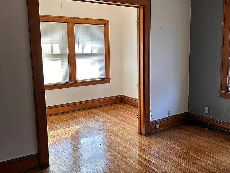 416 11th Ave SE — Photo 9