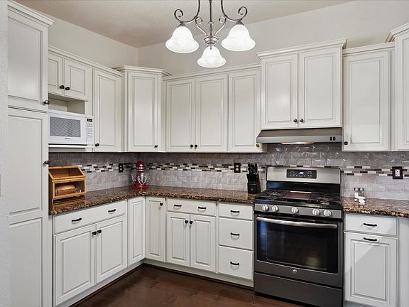 2nd image of 3811 S Orchard Ave E