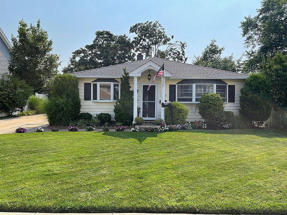 1st image of 2365 Willoughby Ave